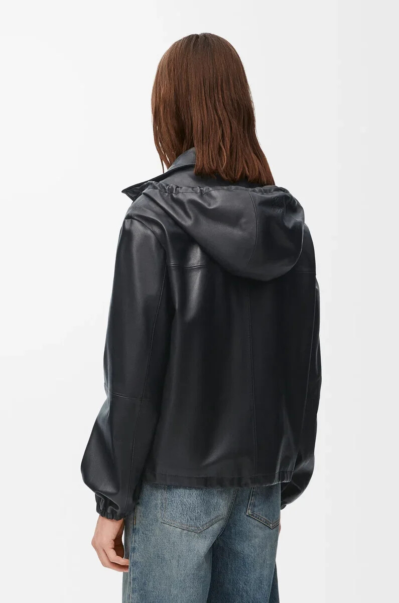kapuzenjacke aus schwarzem nappa-lammleder