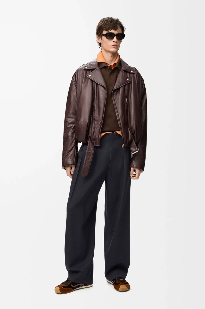 bikerjacke im ballonstil aus dunkelbraunem nappa-lammleder