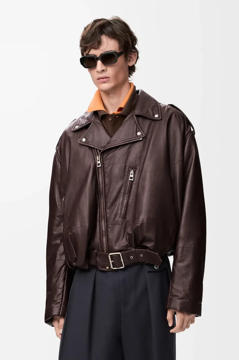 bikerjacke im ballonstil aus dunkelbraunem nappa-lammleder