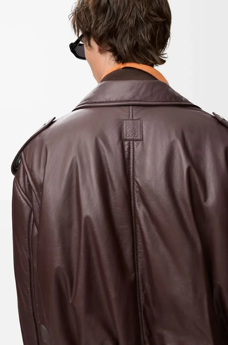 bikerjacke im ballonstil aus dunkelbraunem nappa-lammleder