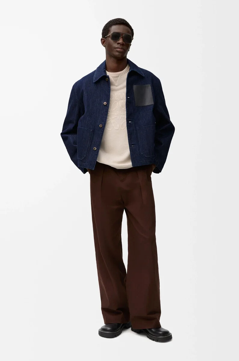 arbeitsjacke aus denim in indigoblau