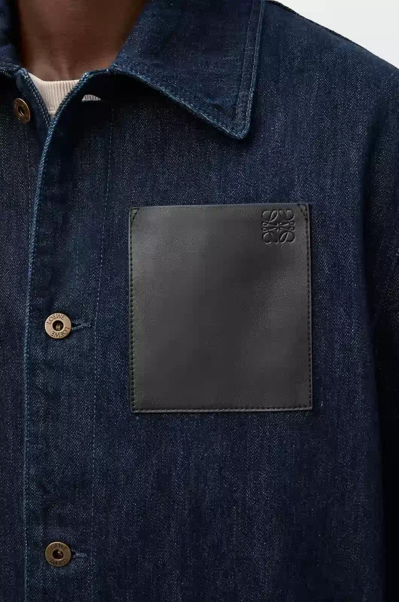 arbeitsjacke aus denim in indigoblau